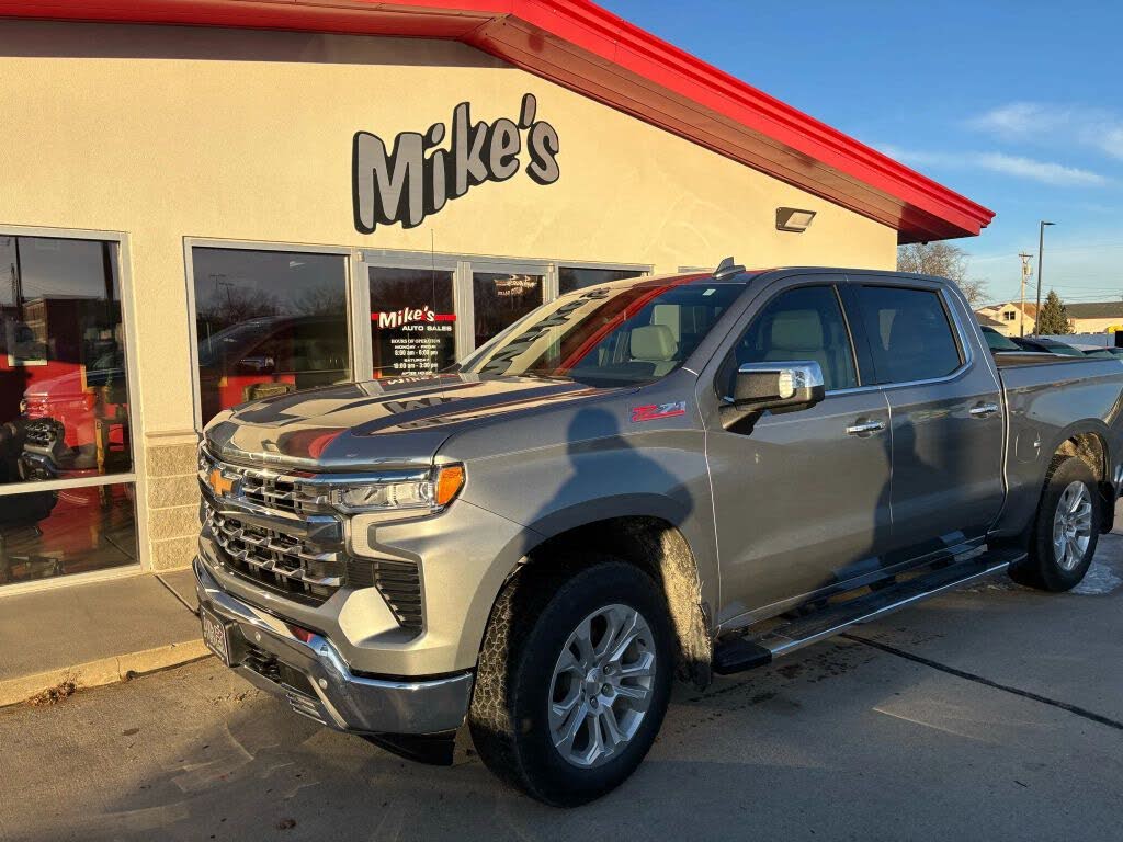 2024 Chevrolet Silverado 1500 LTZ Crew Cab 4WD