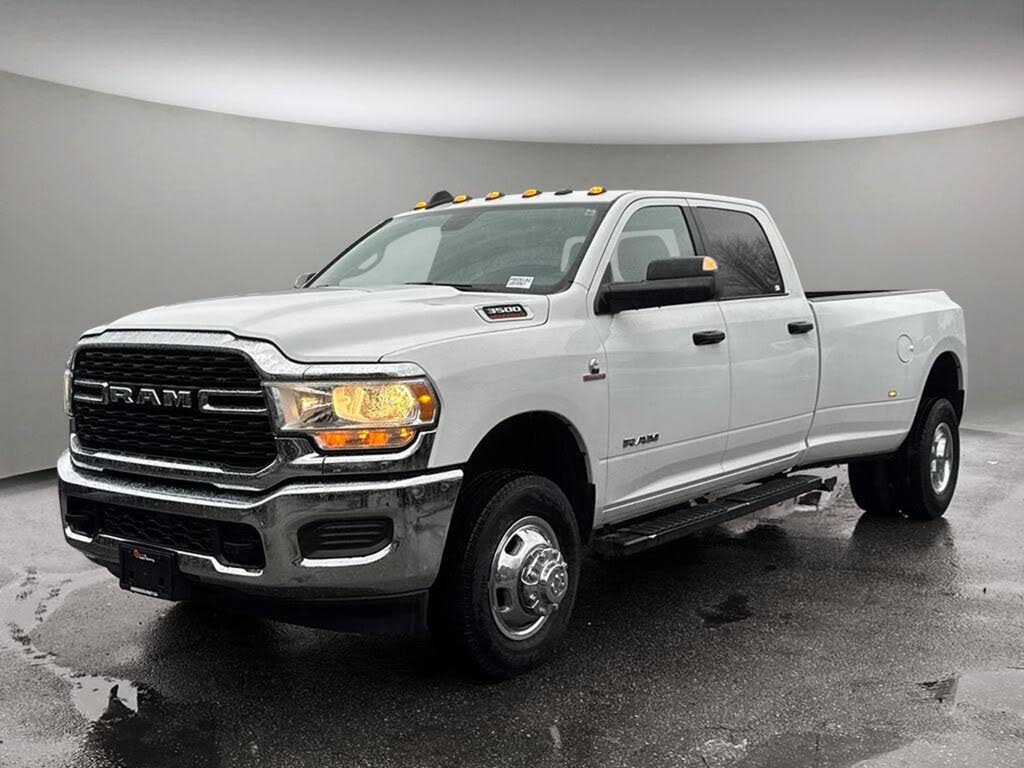 2022 RAM 3500 Big Horn Crew Cab LB DRW 4WD