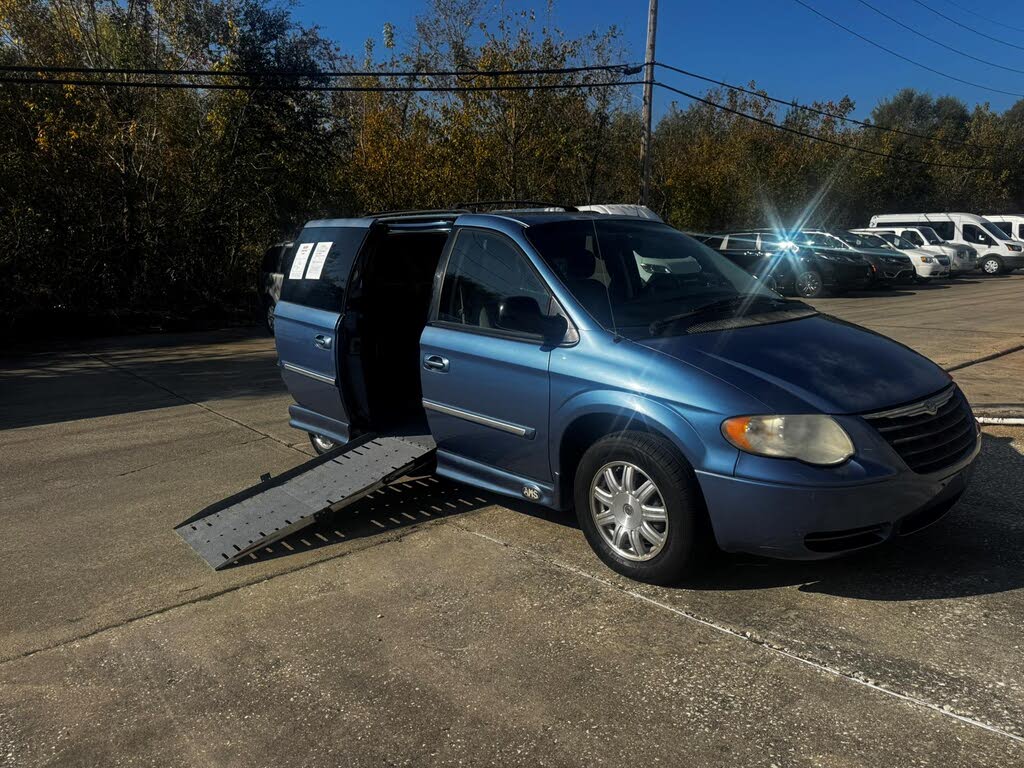 2007 Chrysler Town & Country Touring LWB FWD