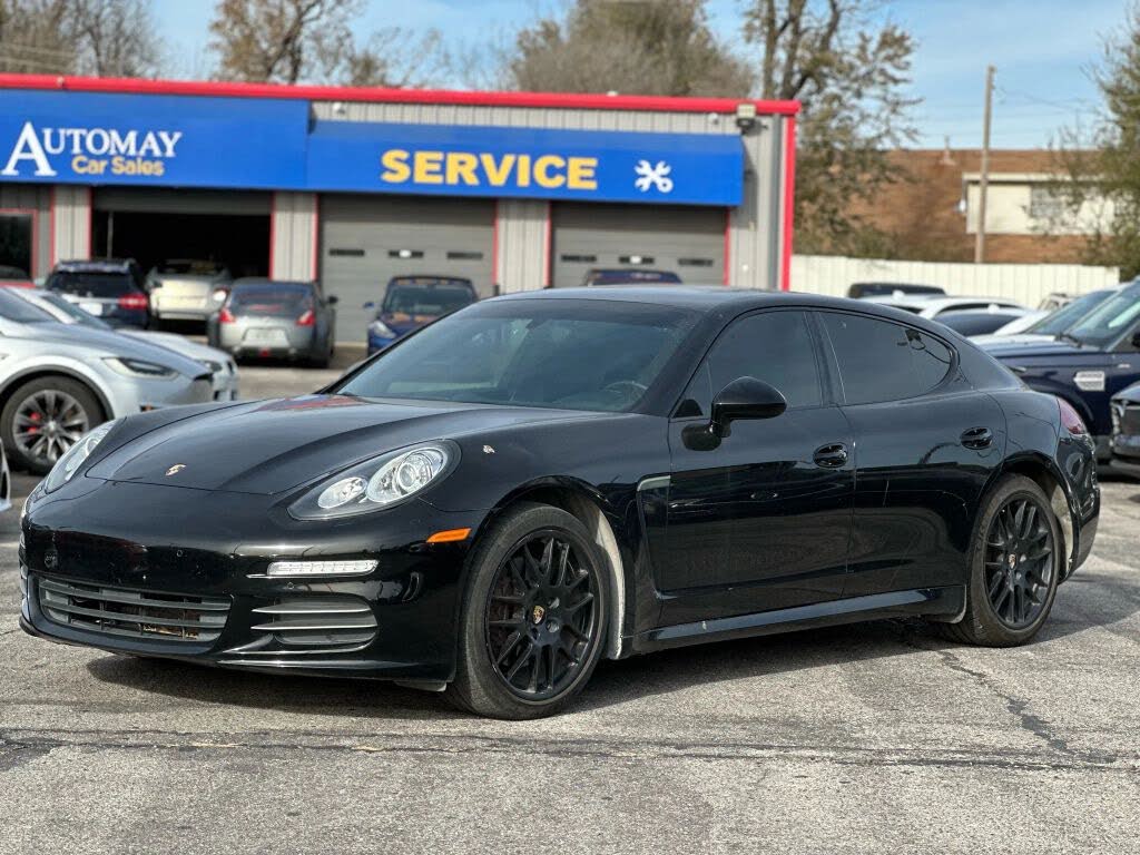 2016 Porsche Panamera 4 Edition