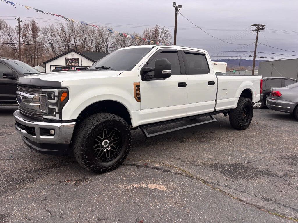 2018 Ford F-350 Super Duty XLT Crew Cab LB 4WD