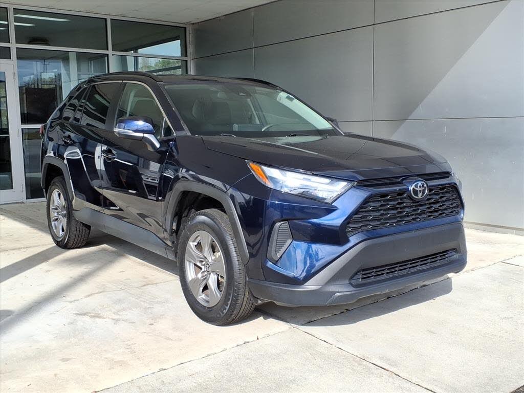 2024 Toyota RAV4 XLE FWD