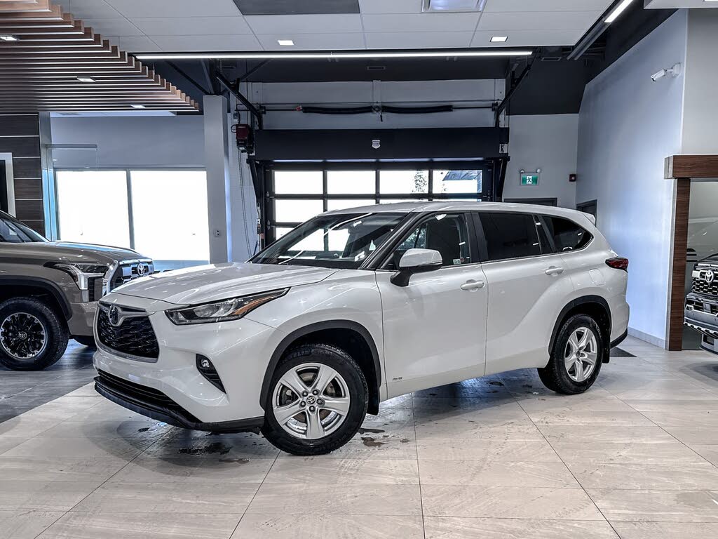 Toyota Highlander Hybrid LE AWD 2023