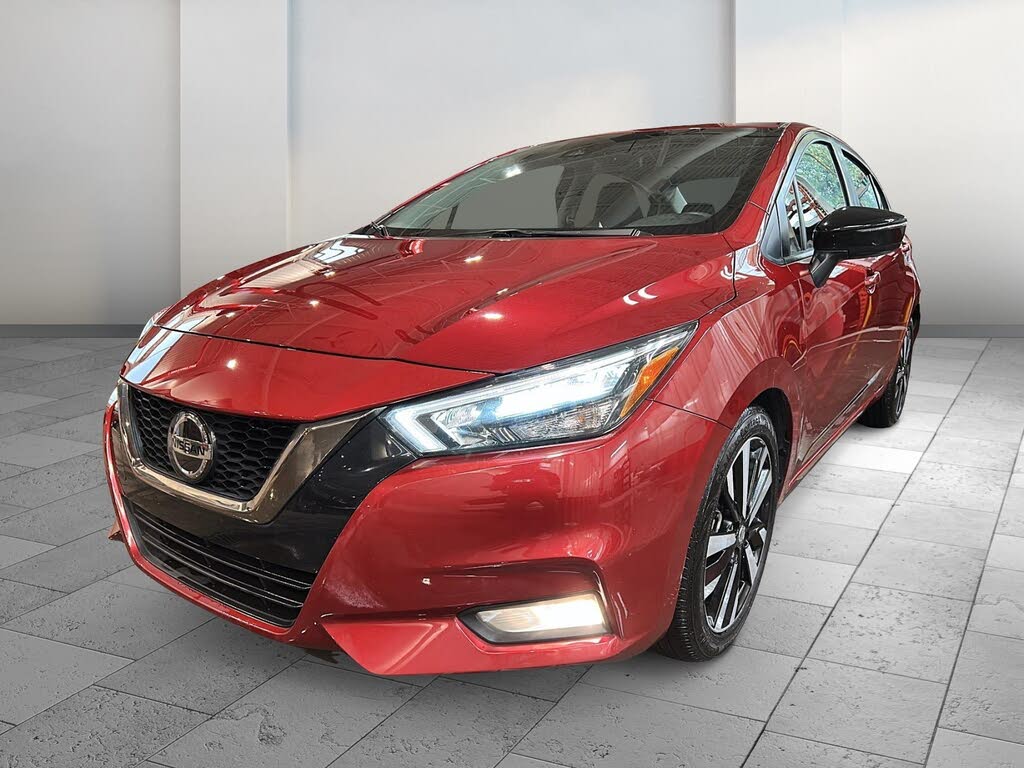 2022 Nissan Versa SR FWD
