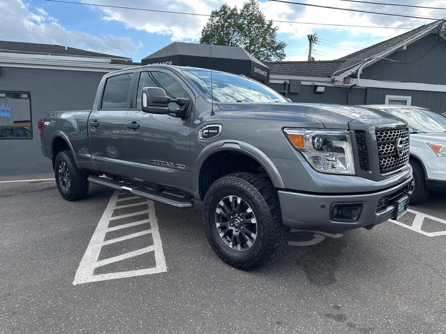 2017 Nissan Titan XD PRO-4X Crew Cab 4WD