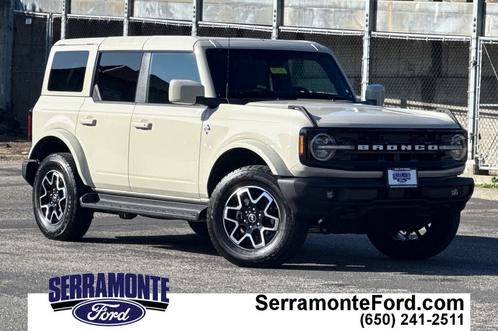 2025 Ford Bronco Outer Banks 4-Door 4WD