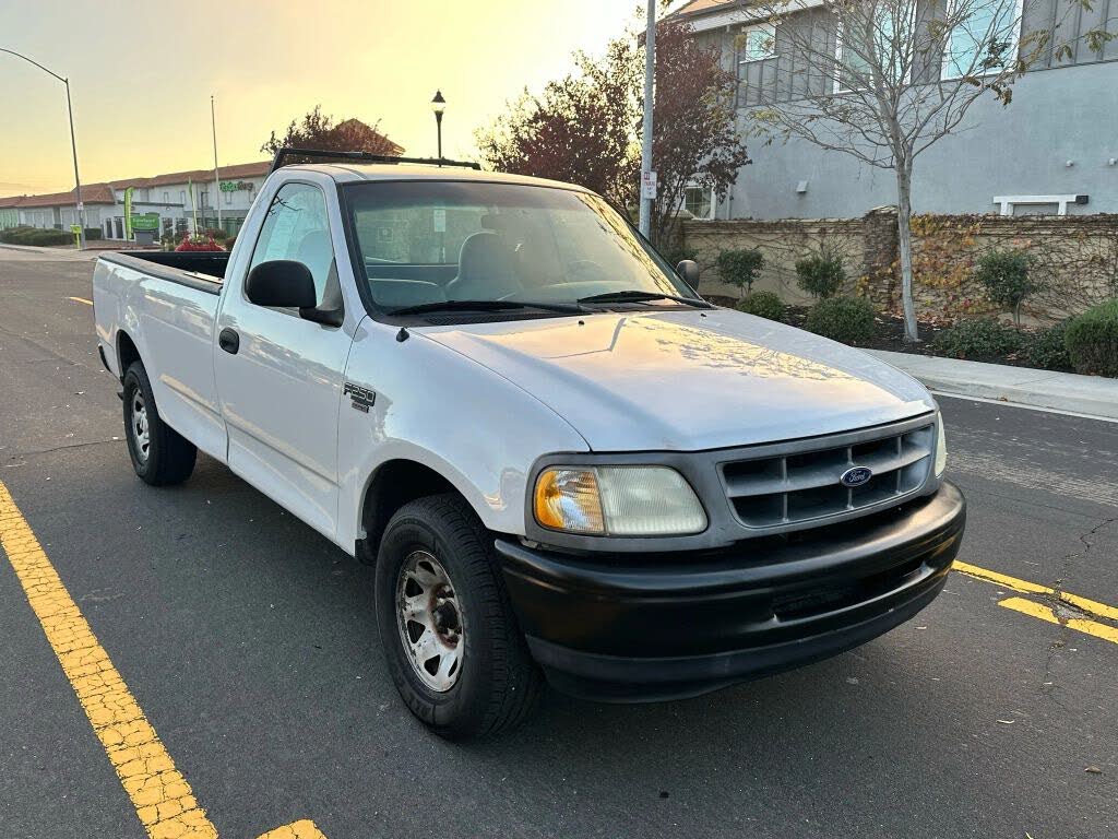 1998 Ford F-250 2 Dr STD Standard Cab LB