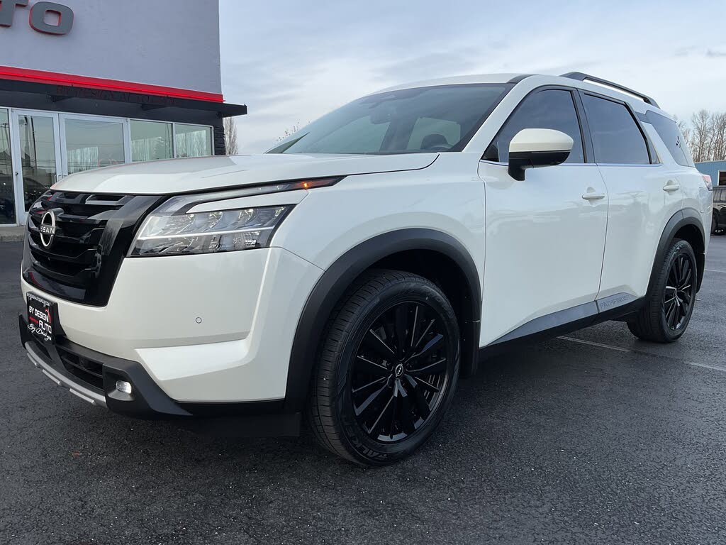 2022 Nissan Pathfinder SL 4WD
