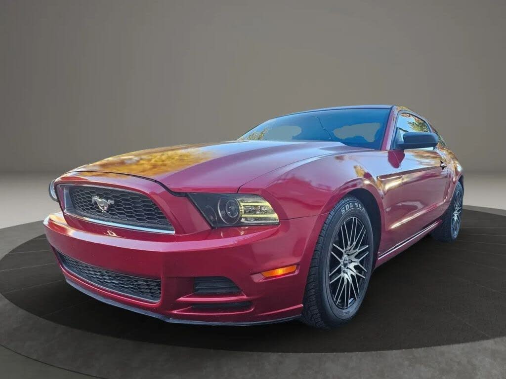 2013 Ford Mustang V6 Coupe RWD