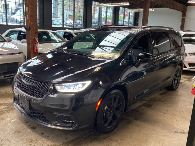 2024 Chrysler Pacifica Touring L FWD