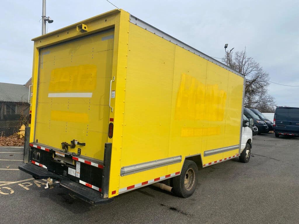 2024 Ford E-Series Chassis E-350 SD Cutaway LB DRW RWD