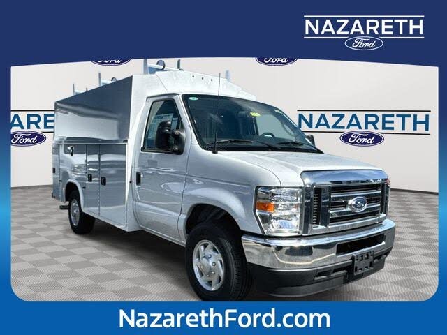 2025 Ford E-Series Chassis E-350 SD Cutaway SB DRW RWD