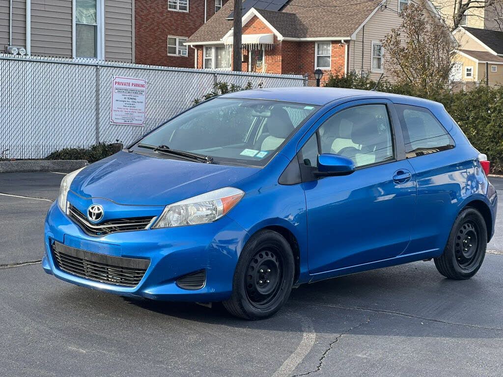 2012 Toyota Yaris L 2dr Hatchback