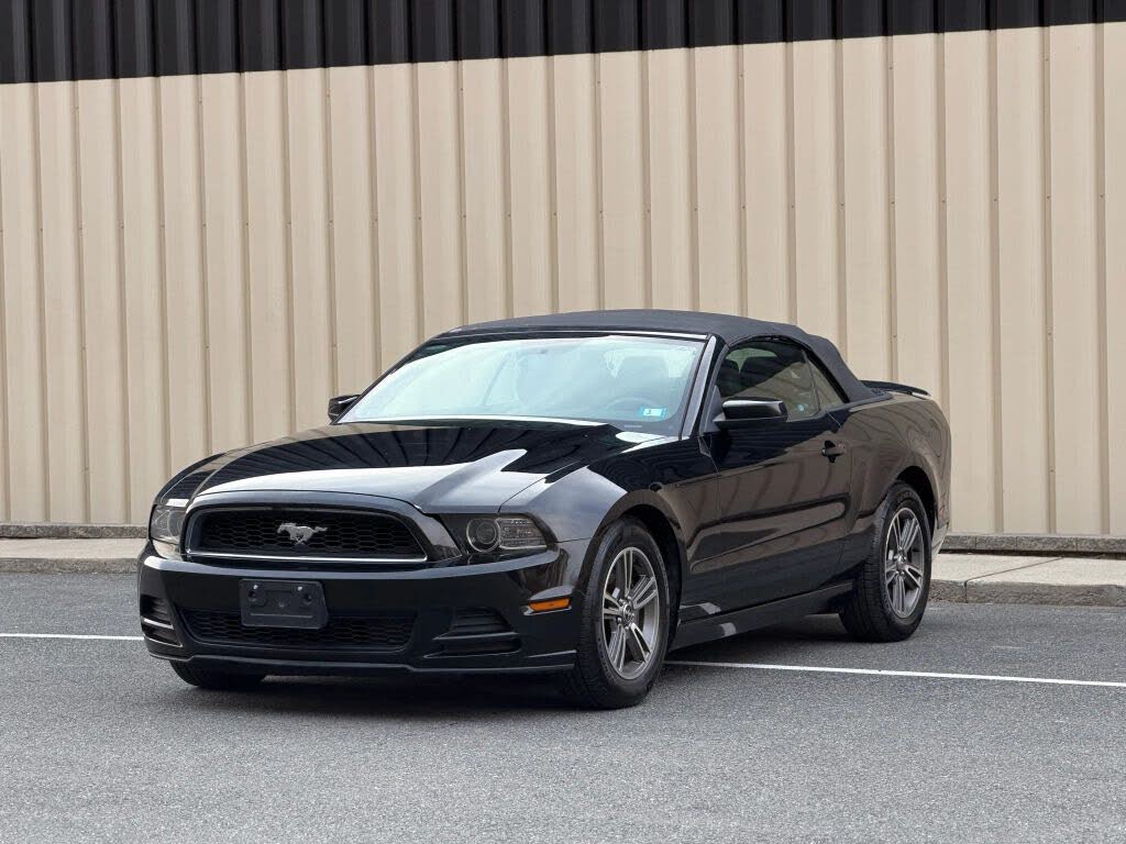 2013 Ford Mustang V6 Premium Convertible RWD