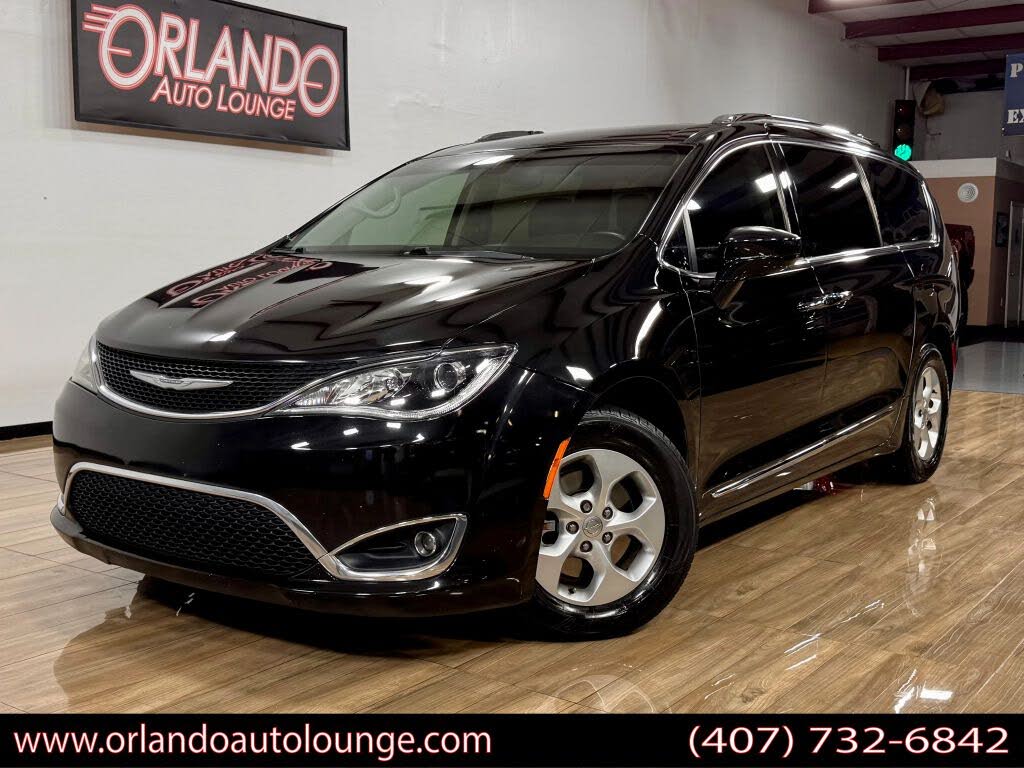 2017 Chrysler Pacifica Touring L Plus FWD