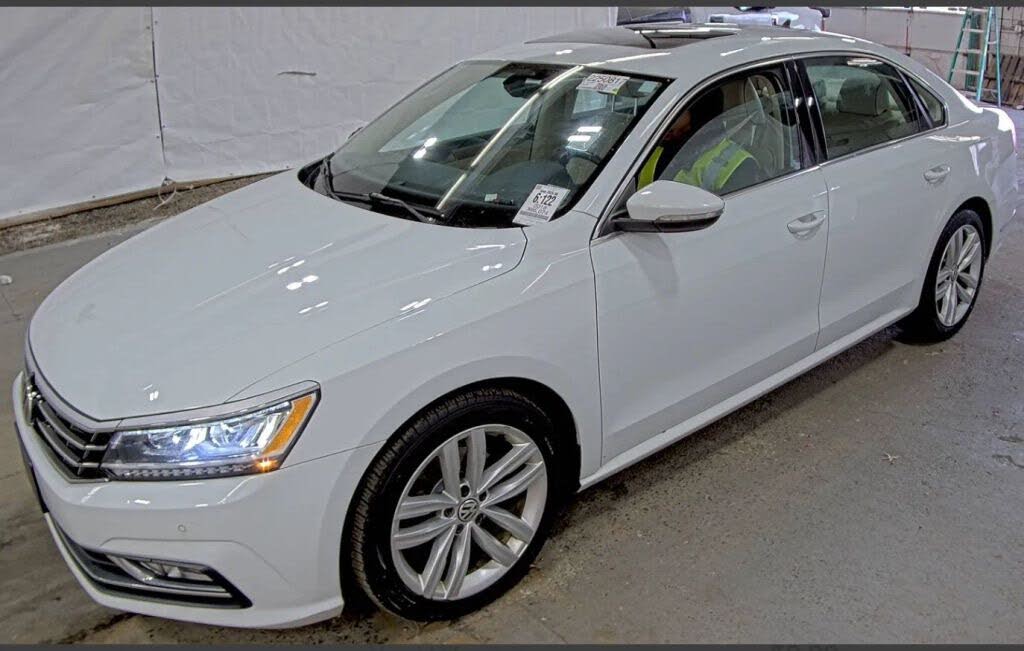 2018 Volkswagen Passat 2.0T SE FWD