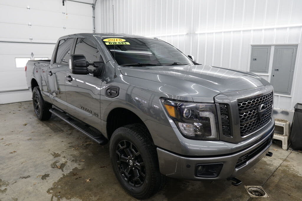 2018 Nissan Titan XD SL Crew Cab 4WD