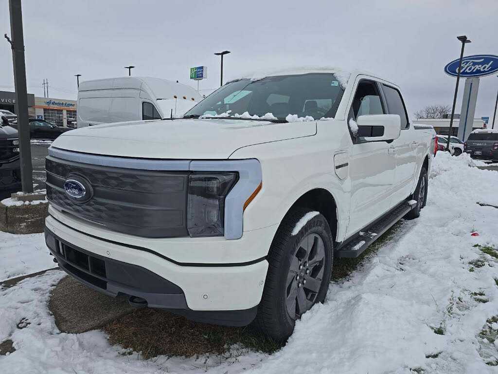 2023 Ford F-150 Lightning Lariat SuperCrew AWD