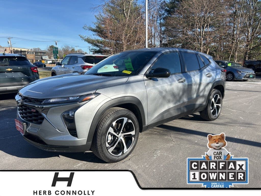 2025 Chevrolet Trax RS with 1RS FWD