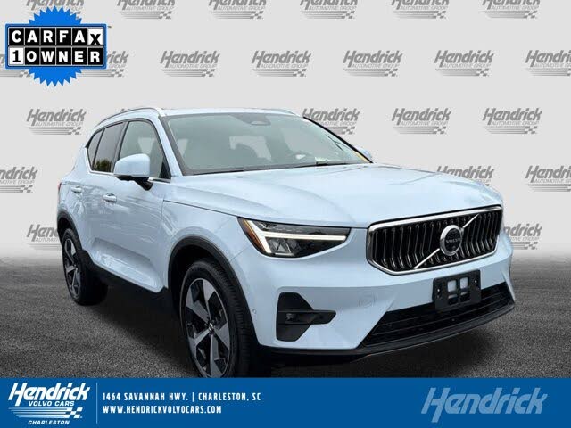2025 Volvo XC40 B5 Core Bright Theme AWD