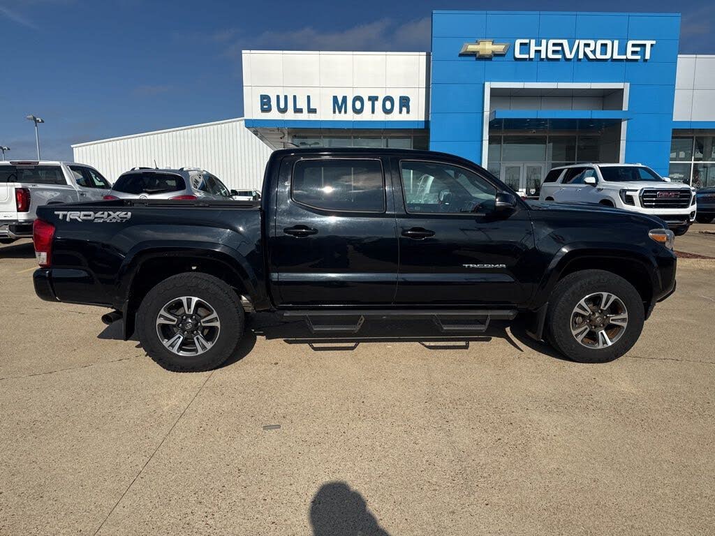 2017 Toyota Tacoma SR5 V6 Double Cab 4WD