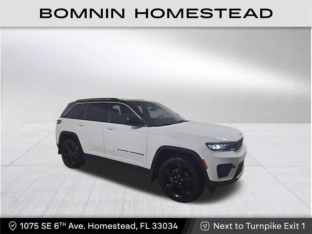 2023 Jeep Grand Cherokee Laredo RWD