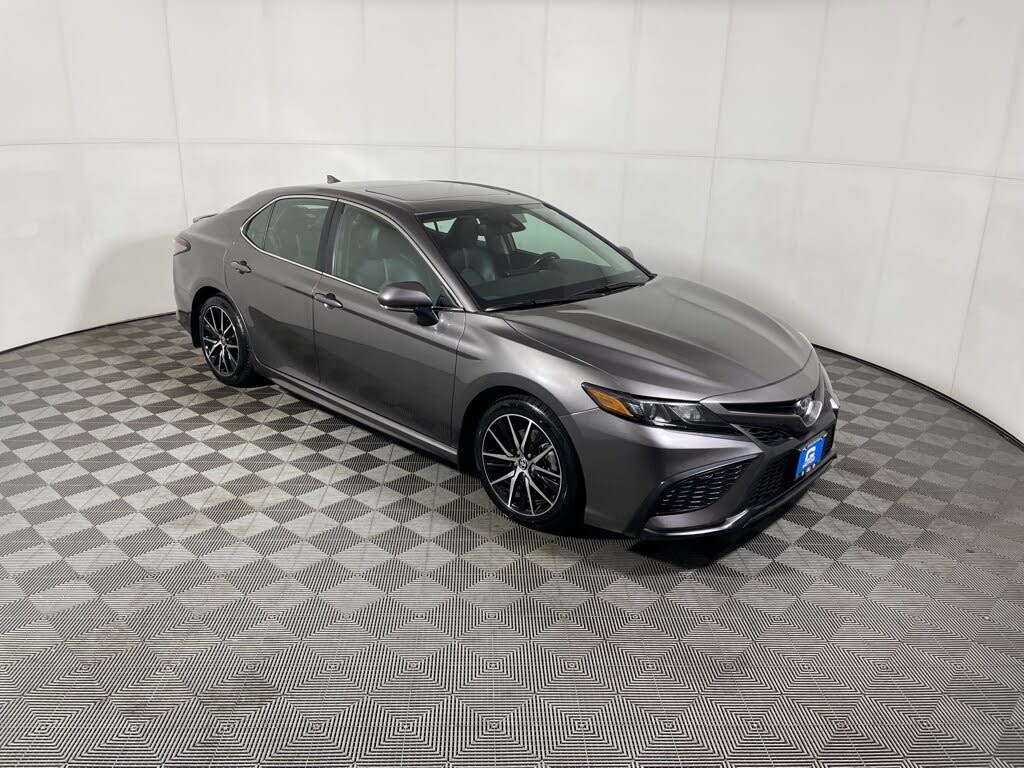 2024 Toyota Camry SE FWD