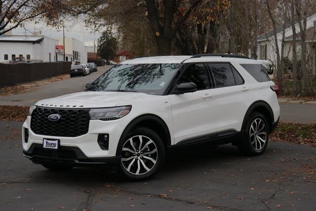 2025 Ford Explorer ST-Line AWD
