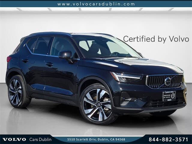 2025 Volvo XC40 B5 Plus Bright Theme AWD