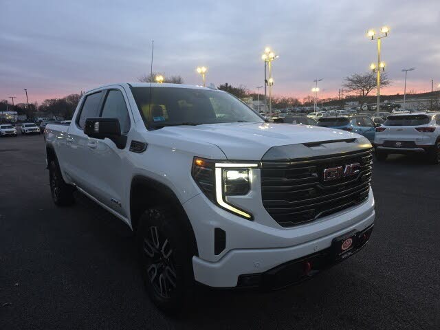 2023 GMC Sierra 1500 AT4 Crew Cab 4WD