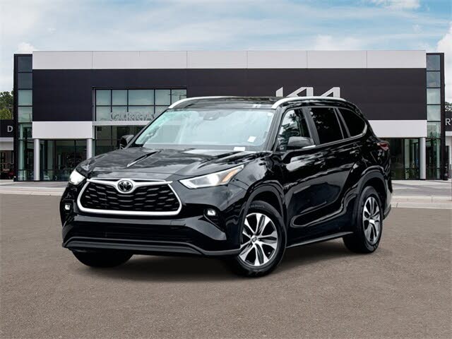 2023 Toyota Highlander XLE FWD