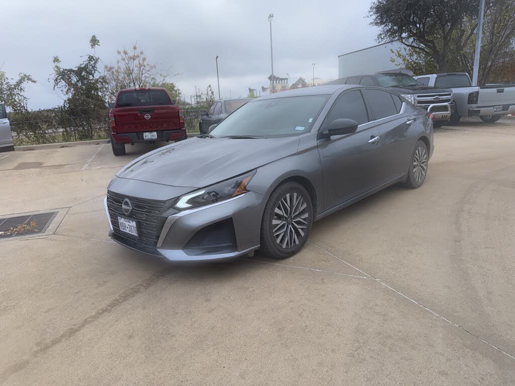 2024 Nissan Altima 2.5 SV FWD