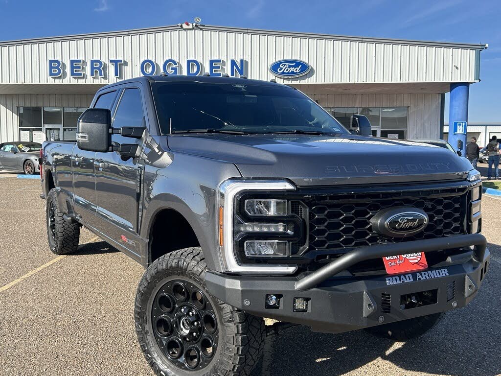 2025 Ford F-250 Super Duty Lariat Crew Cab 4WD