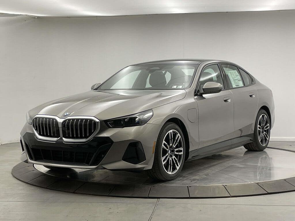 2026 BMW 5 Series 550e xDrive