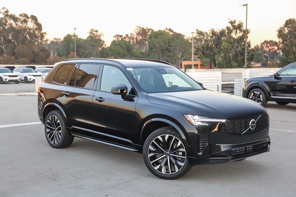 2026 Volvo XC90 B6 Ultra Dark 7-Passenger AWD