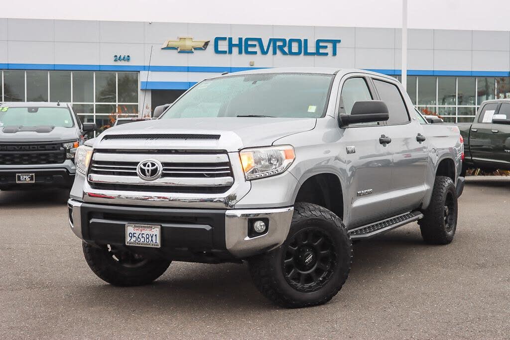 2017 Toyota Tundra SR5 CrewMax 5.7L 4WD
