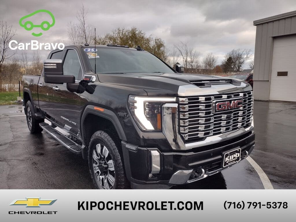 2025 GMC Sierra 2500HD Denali Crew Cab 4WD