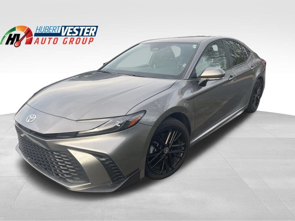 2025 Toyota Camry SE FWD
