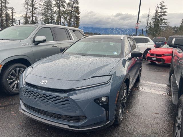 2025 Toyota Crown Signia Limited AWD