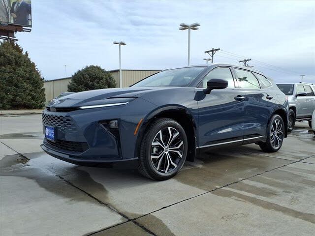 2025 Toyota Crown Signia XLE AWD