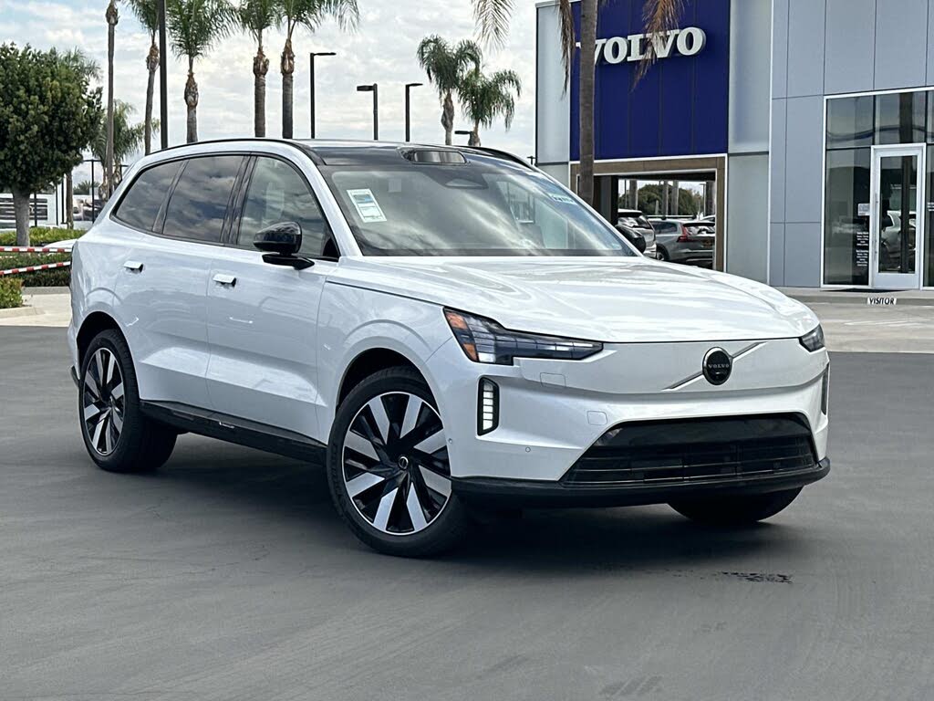 2025 Volvo EX90 Twin Plus 6-Passenger eAWD