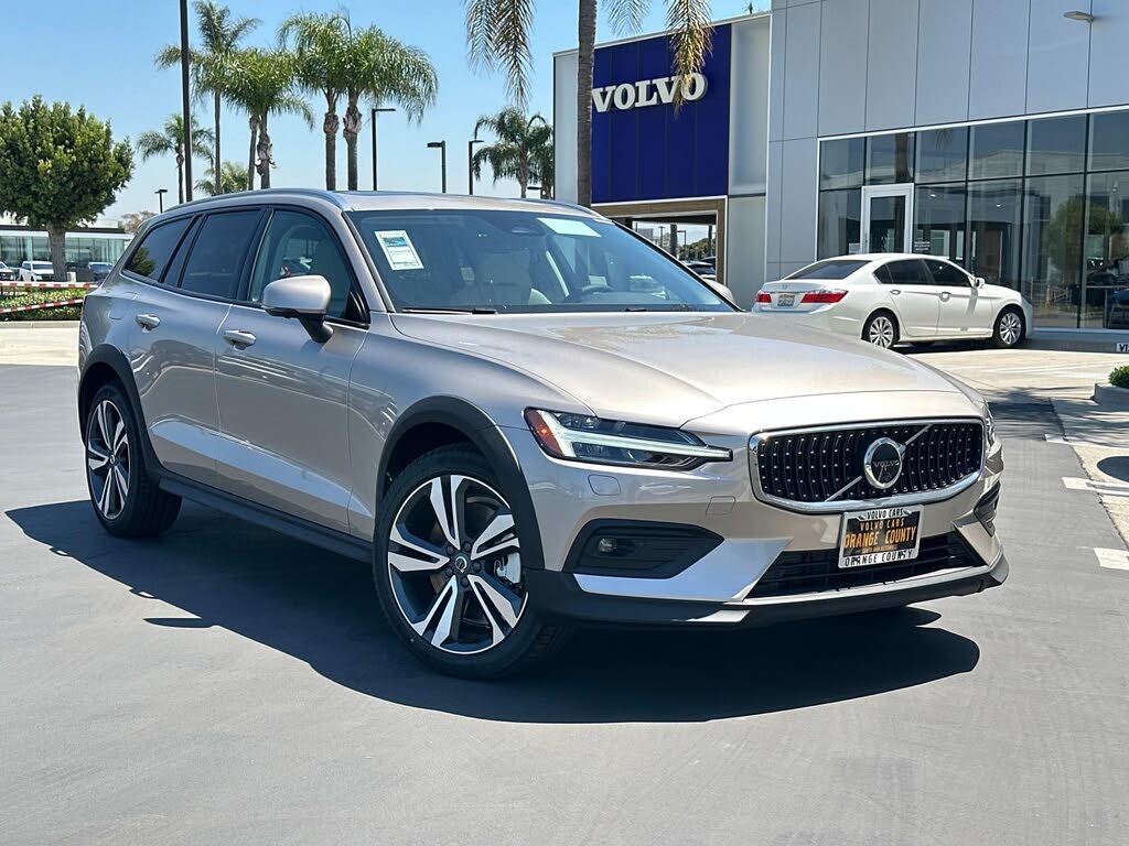 2026 Volvo V60 Cross Country B5 Plus AWD
