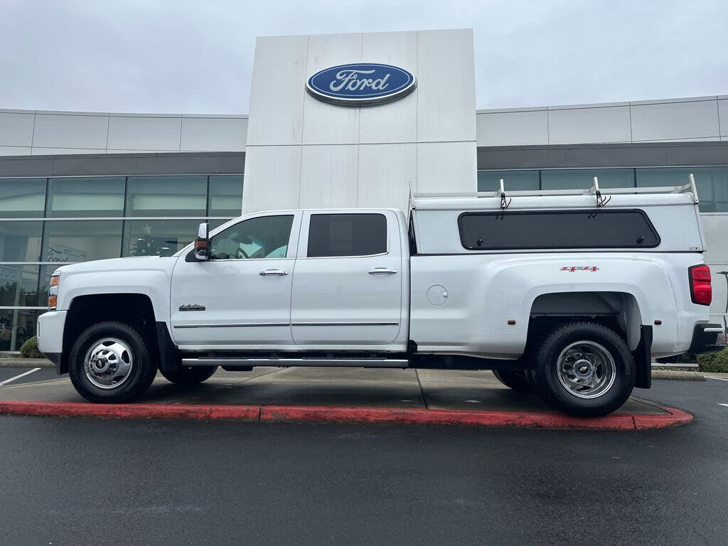 2015 Chevrolet Silverado 3500HD High Country Crew Cab 4WD