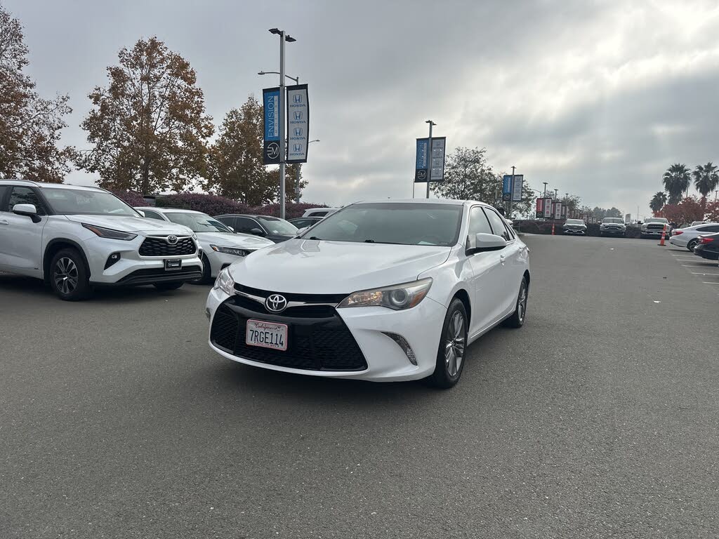 2016 Toyota Camry SE