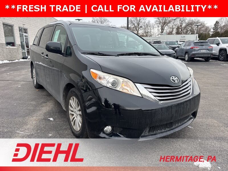2017 Toyota Sienna XLE 7-Passenger Auto Access Seat FWD
