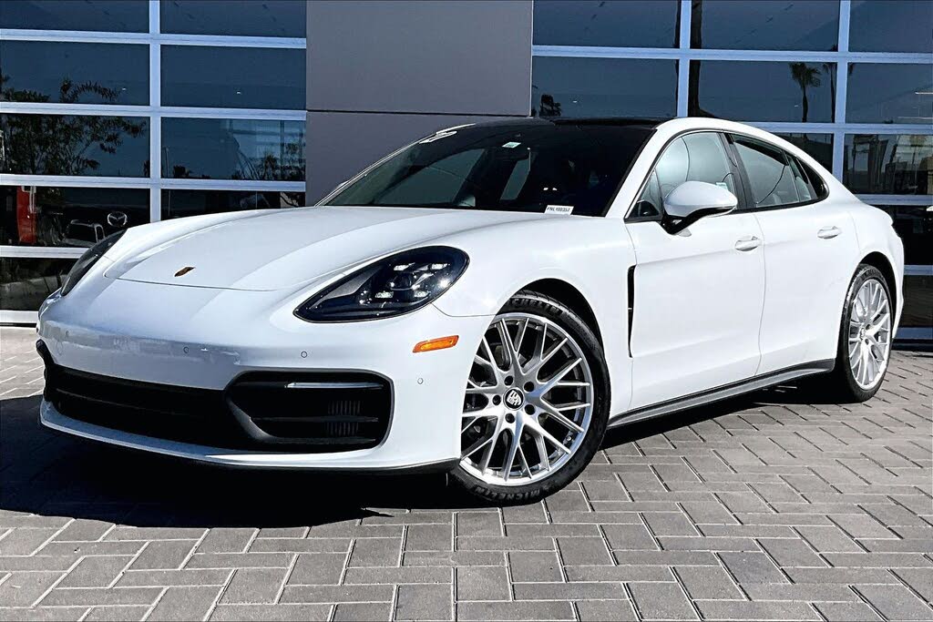 2022 Porsche Panamera Sedan RWD