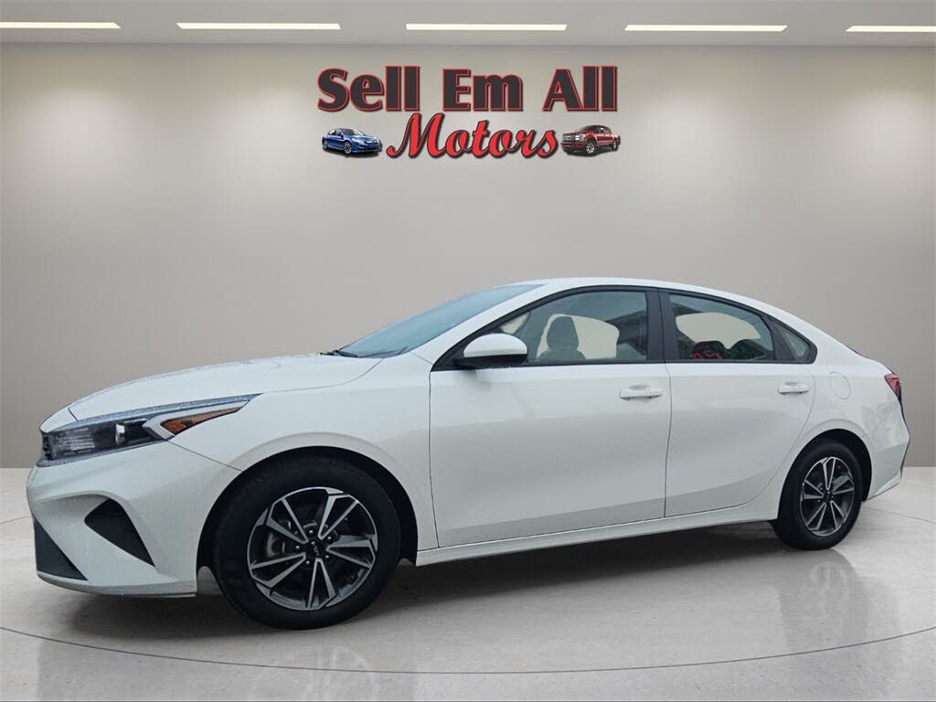 2023 Kia Forte LXS FWD