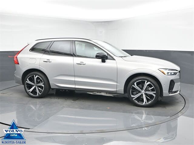 2023 Volvo XC60 B5 Ultimate Dark Theme AWD