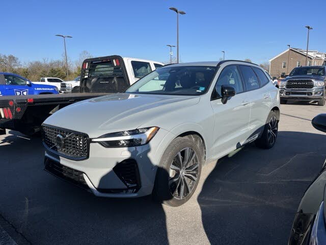 2024 Volvo XC60 B5 Plus Dark Theme AWD