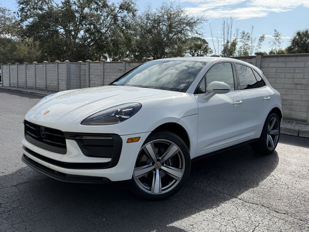 2025 Porsche Macan AWD